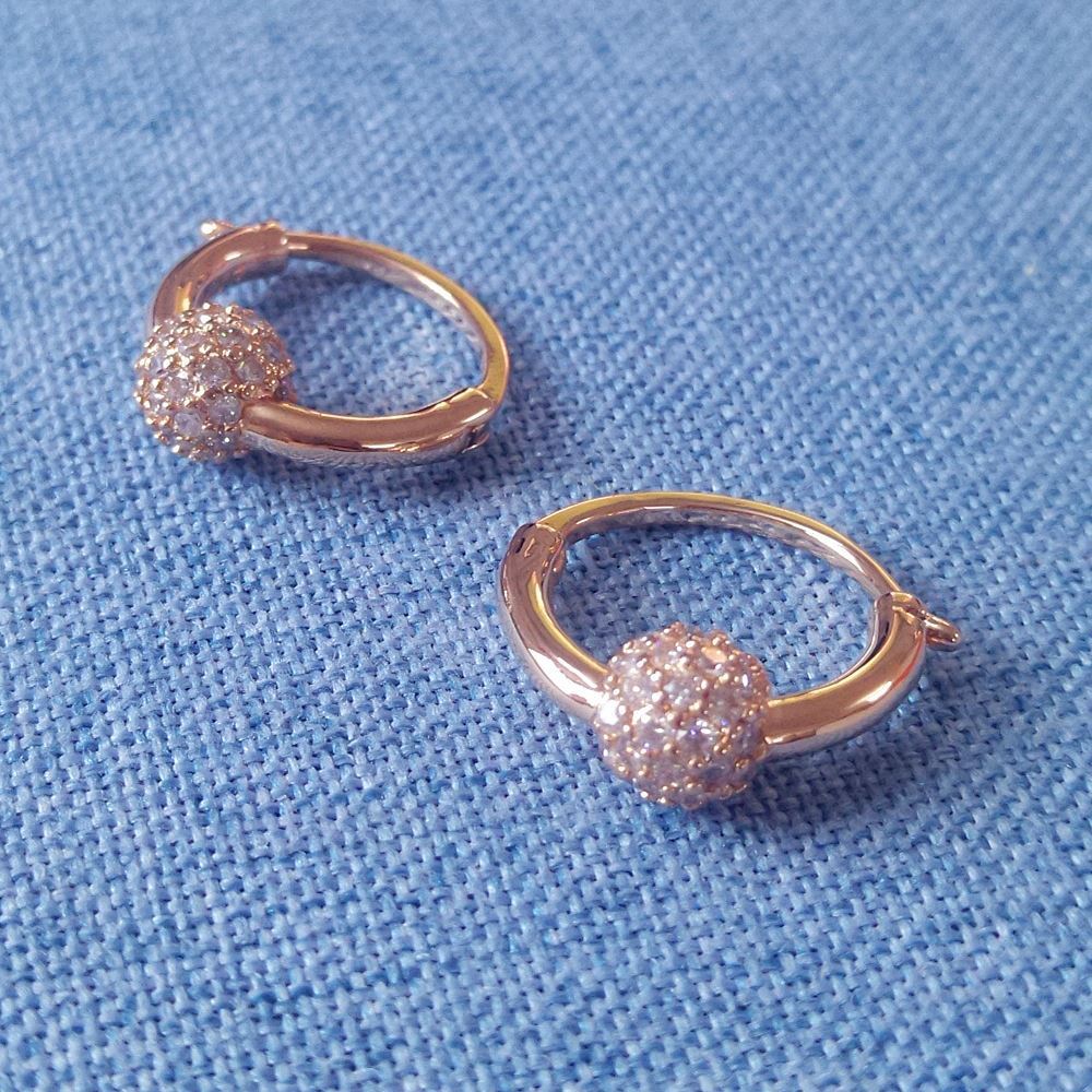 Pendientes Panjia europeos y americanos de moda con pavé, pendientes de oro rosa con forma de corazón, pendientes divertidos de amor para mujer, regalo 520