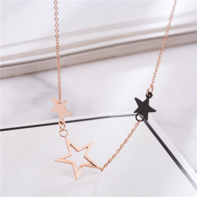 Collar de estrella de cinco puntas en oro rosa