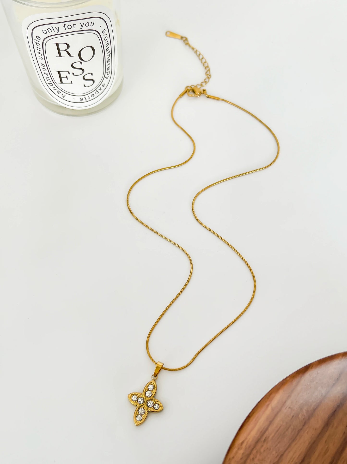 Trendy Solid Gold Color Rhinestone Cross Heart Pendant Necklace Fried Dough Twists Chain Stainless Steel Women Jewelry