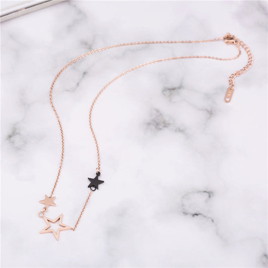 Collar de estrella de cinco puntas en oro rosa