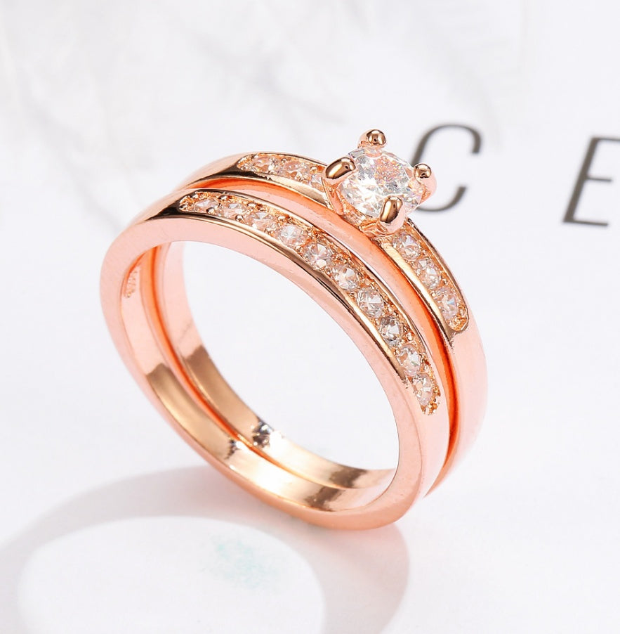 Anillo de oro rosa con diamantes