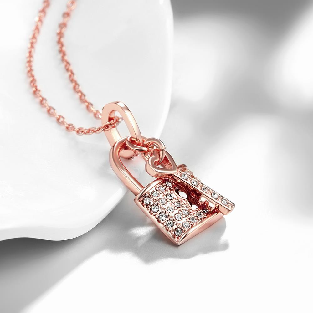 Collar de oro rosa "La llave de tu corazón" 