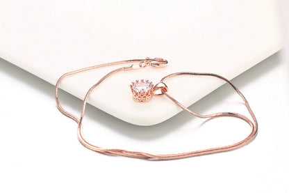 Collar con colgante de circonitas bañado en oro rosa y oro blanco