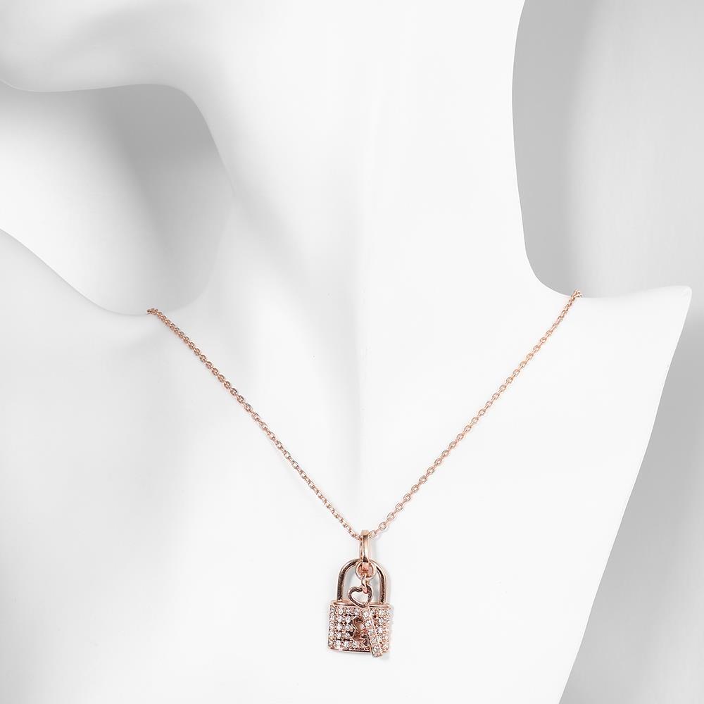 Collar de oro rosa "La llave de tu corazón" 