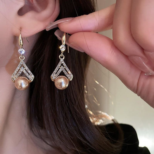 Fashion All-Match Water Drop Pearl Earrings Personality Trend